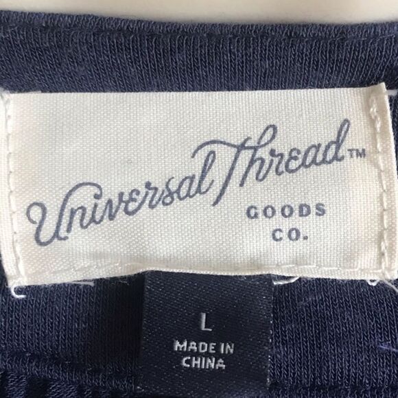 NWT - Universal Thread Top - Size Large - Picture 4 of 6